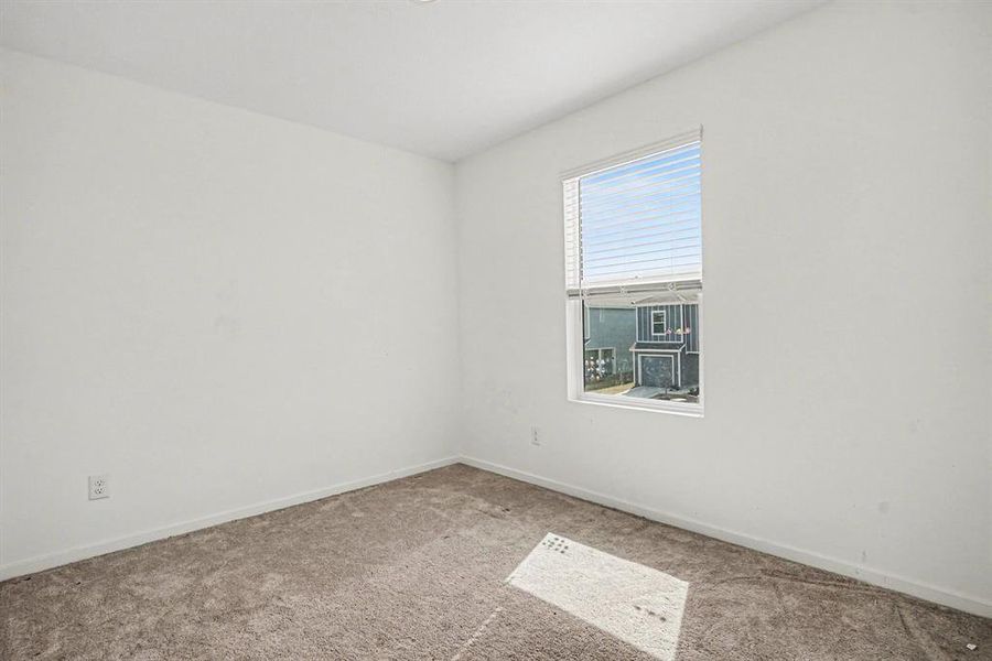 Spacious, unfurnished interior of a new home in Tillage Farms, Princeton (Image 22).