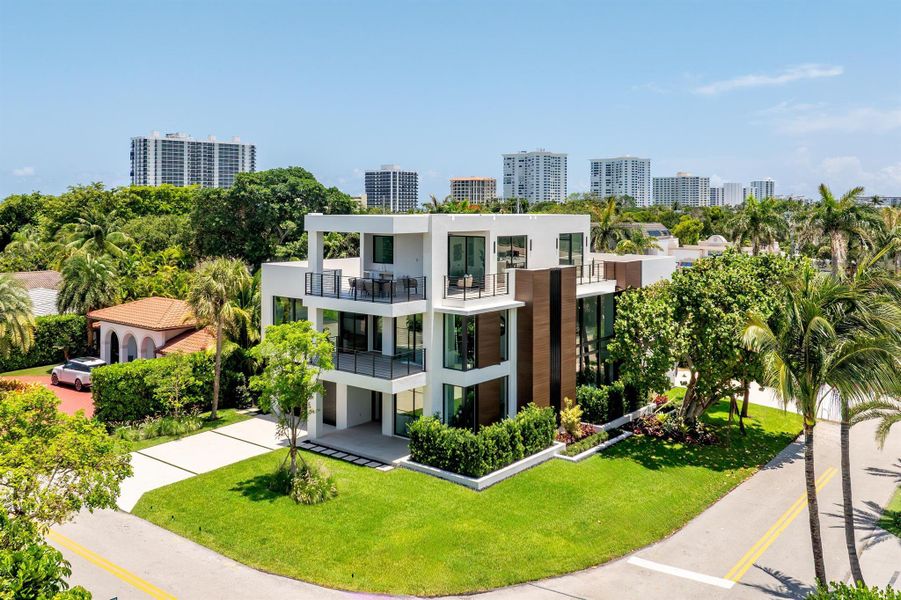 Furnished interior view inside a new home in , Boca Raton (Image 13). Furnished interior view inside a new home in , Boca Raton (Image 13).