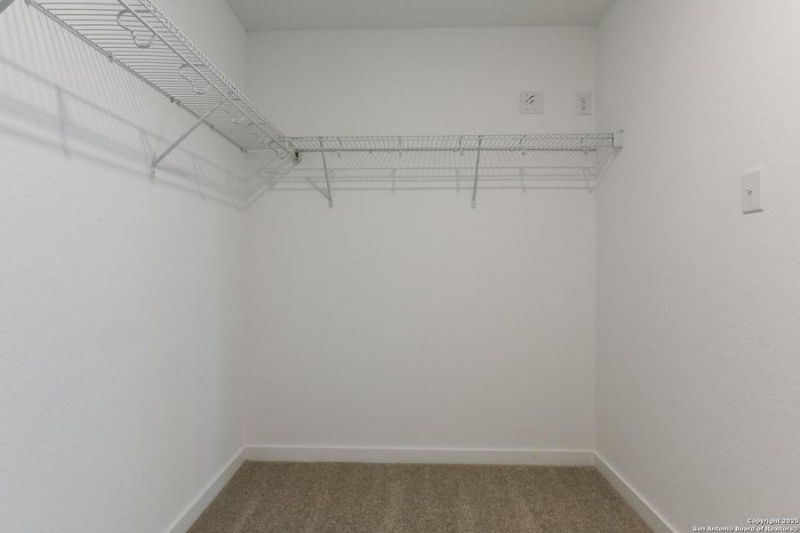 Spacious, unfurnished interior of a new home in , Schertz (Image 33).