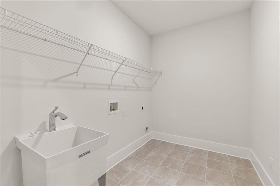 Spacious, unfurnished interior of a new home in Soleil Summit Chase, Snellville (Image 21).