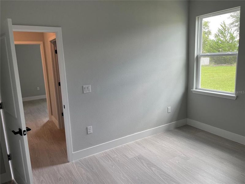 Spacious, unfurnished interior of a new home in , Ocala (Image 12).