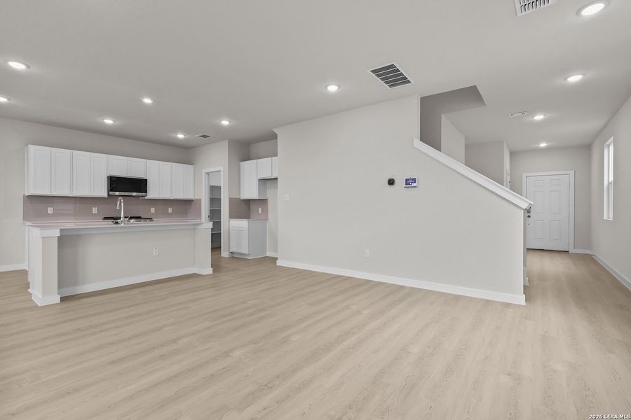 Spacious, unfurnished interior of a new home in Applewhite Meadows, San Antonio (Image 30).