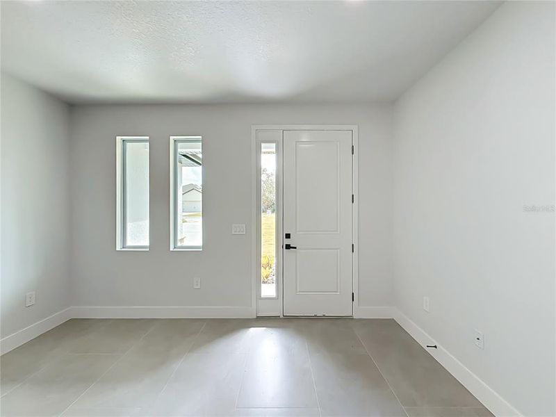 Spacious, unfurnished interior of a new home in , Ocala (Image 15).
