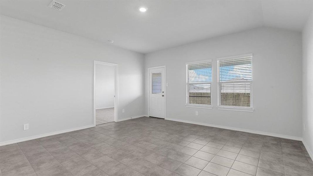 Spacious, unfurnished interior of a new home in Highlands at Chapel Creek, Fort Worth (Image 22).