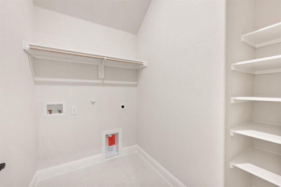 Spacious, unfurnished interior of a new home in Addison Hills, Cedar Hill (Image 22).
