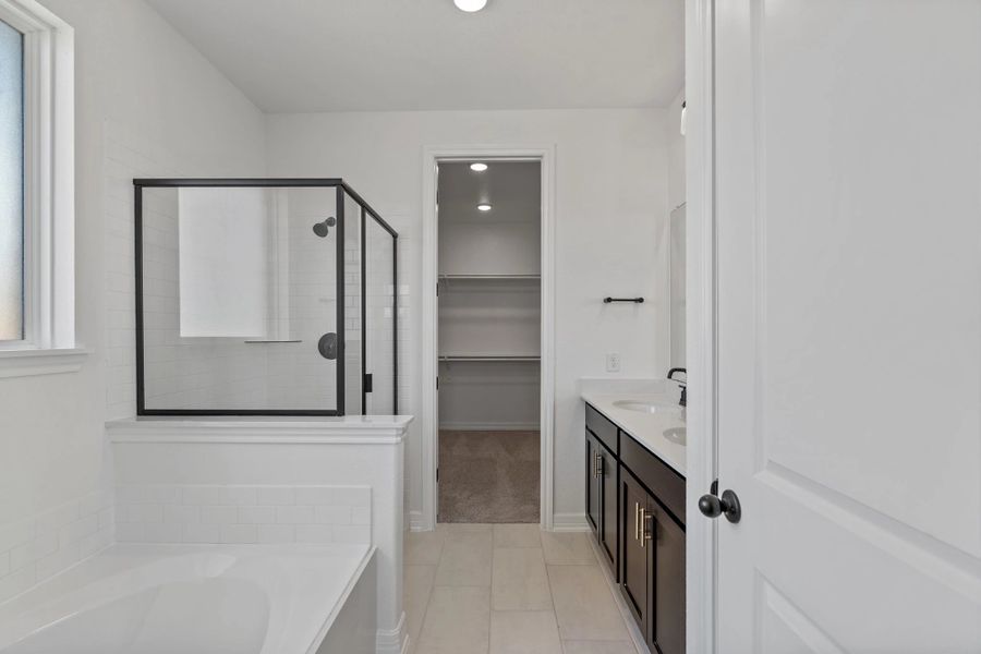 Sample product photo. Actual exterior and interior selections may vary by homesite. Photo may be virtually staged.