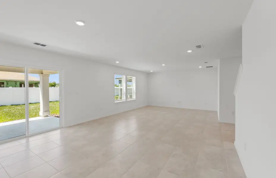 Spacious, unfurnished interior of a new home in Wells Landing, Jacksonville (Image 12). Spacious, unfurnished interior of a new home in Wells Landing, Jacksonville (Image 12).