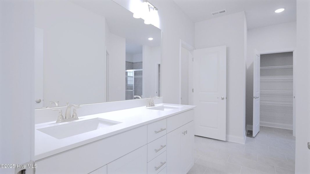 Furnished interior view inside a new home in Palmetto Creek, Bolivia (Image 5).