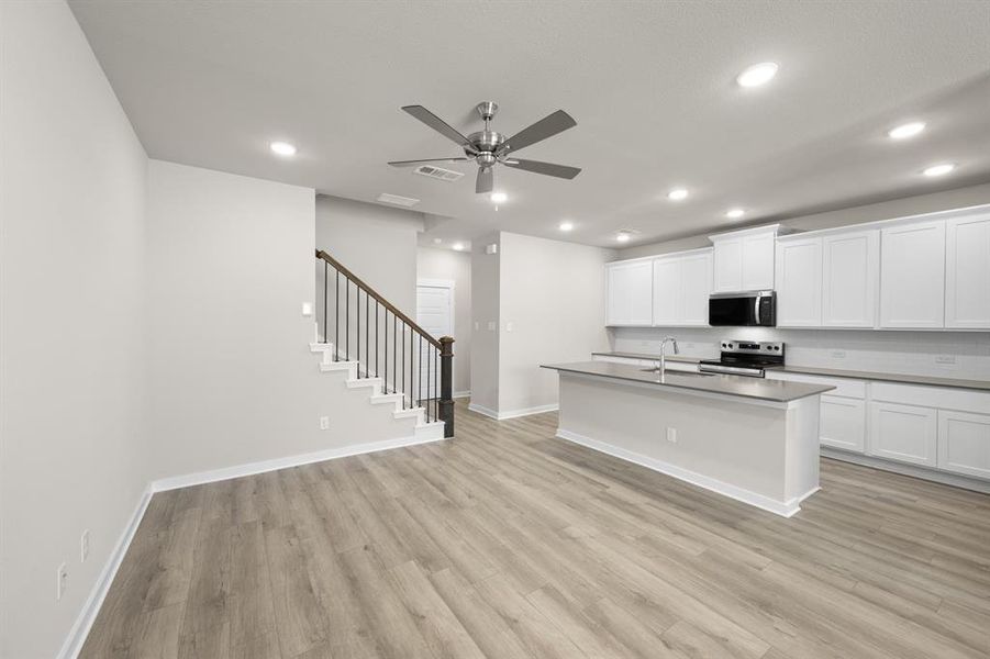 236 Wagon Spoke- Living Room-2