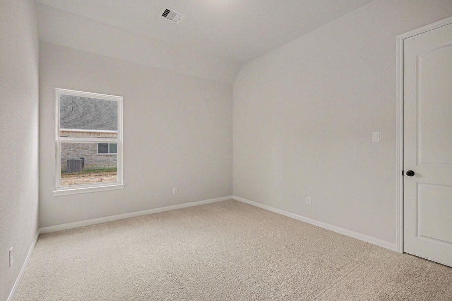 Spacious, unfurnished interior of a new home in Encino Estates, Dayton (Image 17).