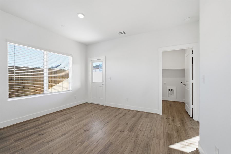 Representative unfurnished interior of a home built from the Alder by CastleRock Communities in Notting Hill, Converse (Image 26).