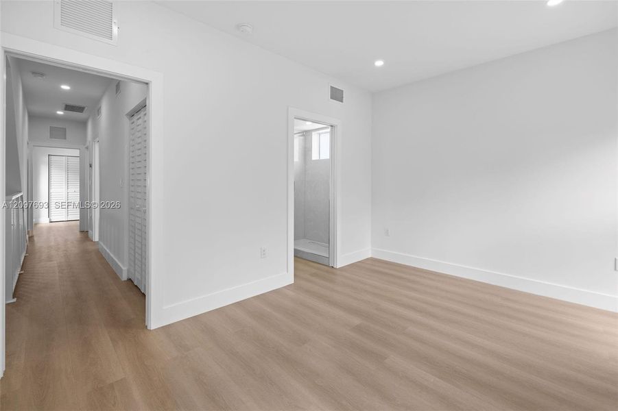 Spacious, unfurnished interior of a new home in , South Miami (Image 18).