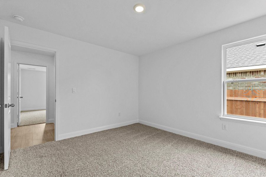 Spacious, unfurnished interior of a new home in Riverview, Georgetown (Image 27).