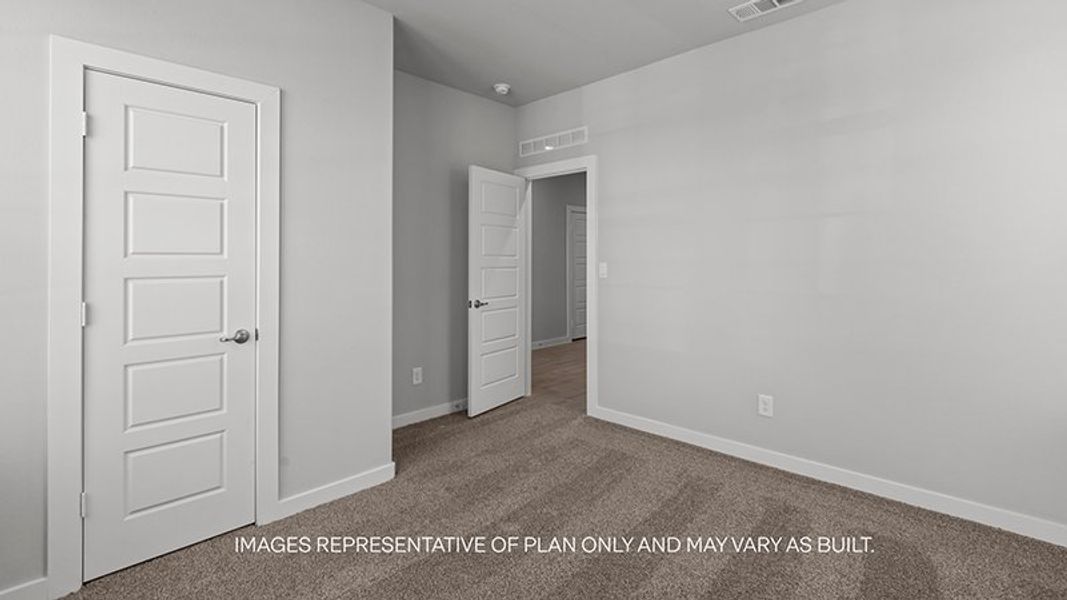 Spacious, unfurnished interior of a new home in Westmont, Lubbock (Image 23).