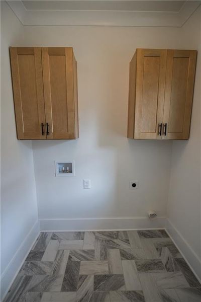 Spacious, unfurnished interior of a new home in , Clermont (Image 43).