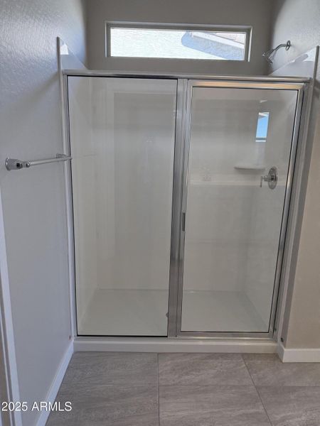 BR45 Lot 211 PR Bath Shower BR45 Lot 211 PR Bath Shower