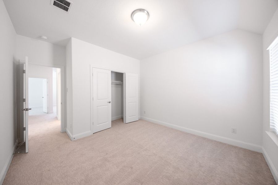 Spacious, unfurnished interior of a new home in Enclave at Legacy Hills, Celina (Image 29).