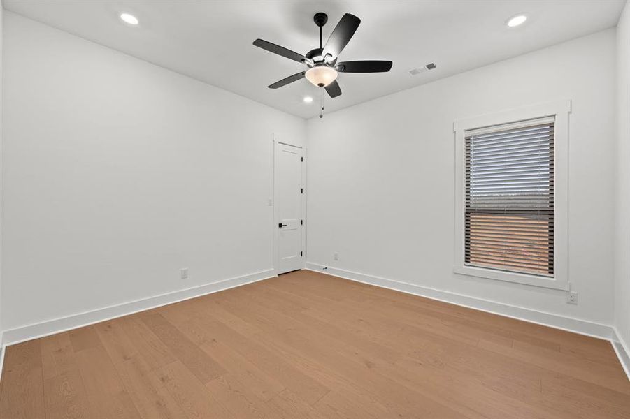 Spacious, unfurnished interior of a new home in , Krugerville (Image 11).