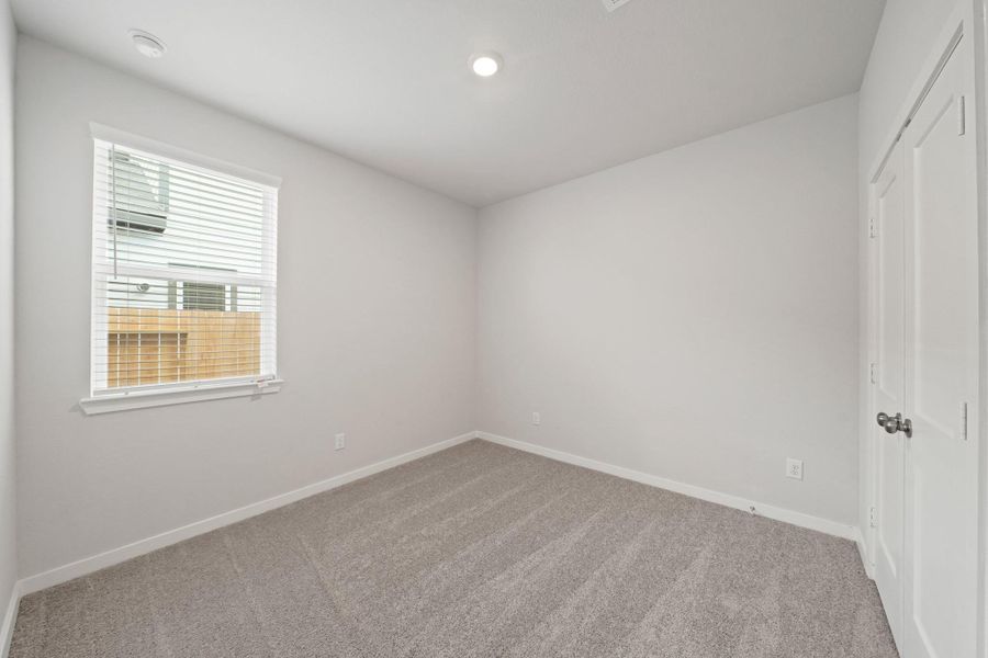 Spacious, unfurnished interior of a new home in Russell Ranch, Bay City (Image 12).