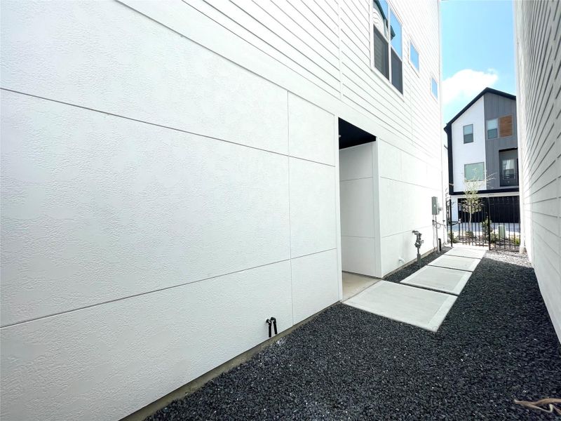 Private Gated entry for additional Privacy to your front door. Private Gated entry for additional Privacy to your front door.