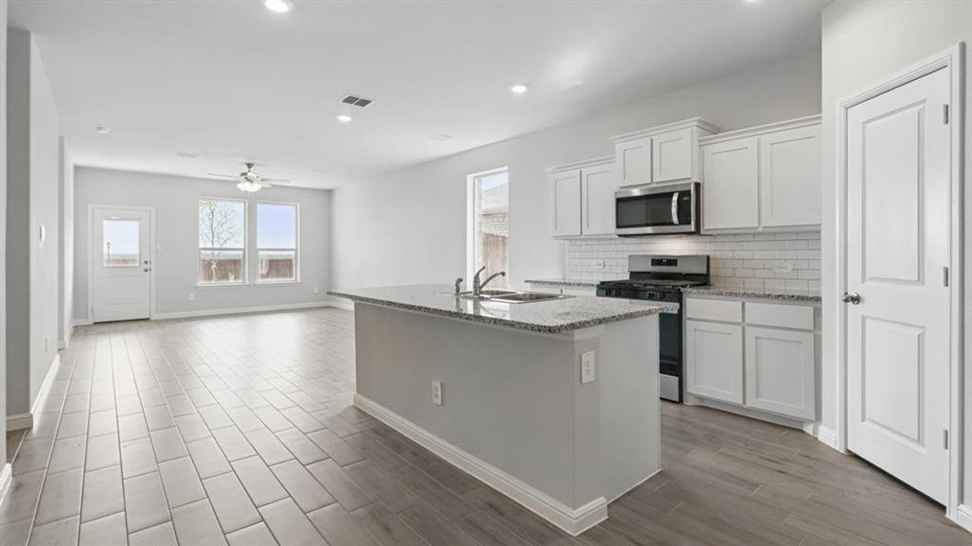 Furnished interior view inside a new home in Vista Point, Grandview (Image 5).