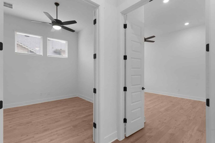 Spacious, unfurnished interior of a new home in Broken Oak, Georgetown (Image 10).