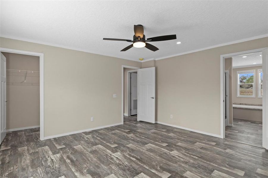 Spacious, unfurnished interior of a new home in , Dade City (Image 22).