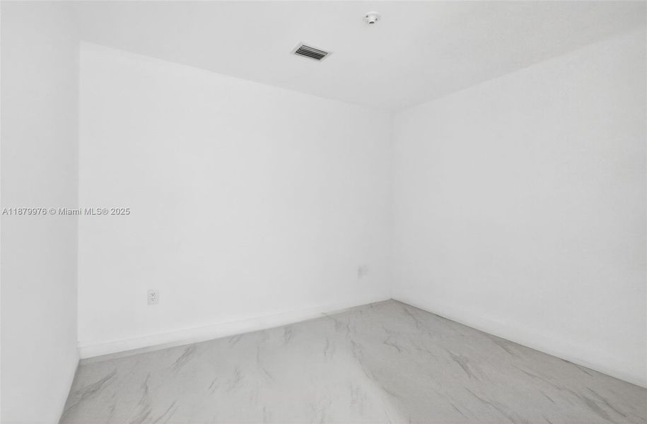 Spacious, unfurnished interior of a new home in , Miami (Image 29).