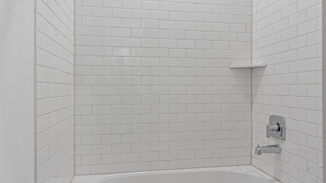 Representative interior finishes for a home built from the Plan by D.R. Horton in Davis Harbor, League City (Image 9).