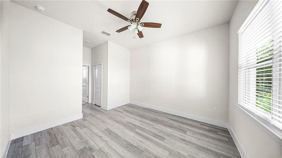 Spacious, unfurnished interior of a new home in , Port Charlotte (Image 38).