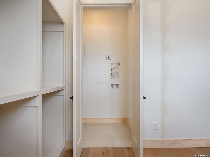 Spacious, unfurnished interior of a new home in , San Antonio (Image 34).