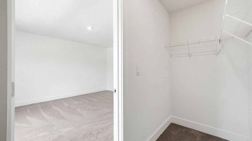 Spacious, unfurnished interior of a new home in Fieldcrest Acres, Blountville (Image 33).