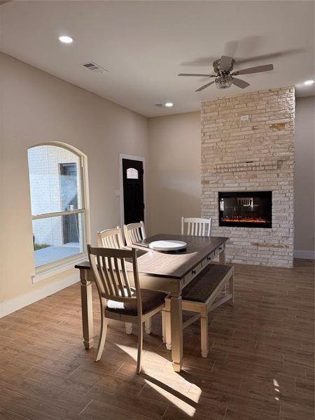 Furnished interior view inside a new home in , Kemp (Image 14).