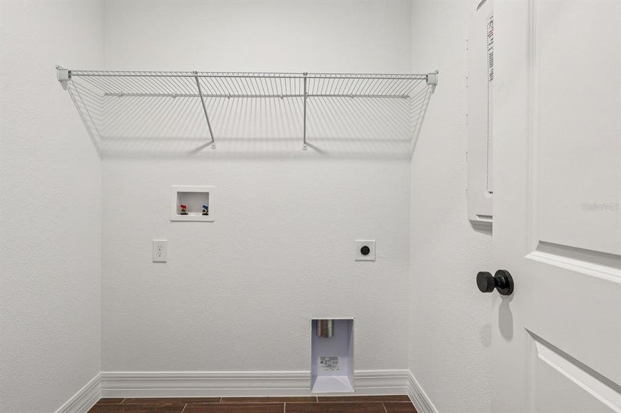 Spacious, unfurnished interior of a new home in , Winter Garden (Image 20). Spacious, unfurnished interior of a new home in , Winter Garden (Image 20).