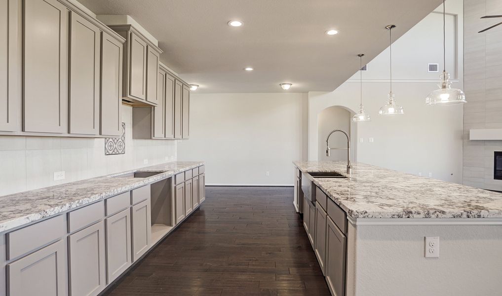 Plenty of counterspace in kitchen