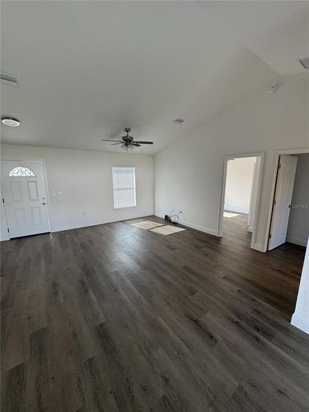 Spacious, unfurnished interior of a new home in , Ocala (Image 12).