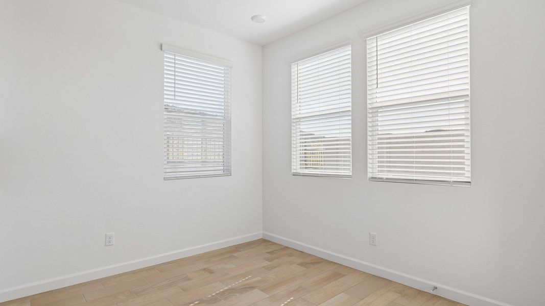 Spacious, unfurnished interior of a new home in The Buttes at Mystic, Peoria (Image 26).