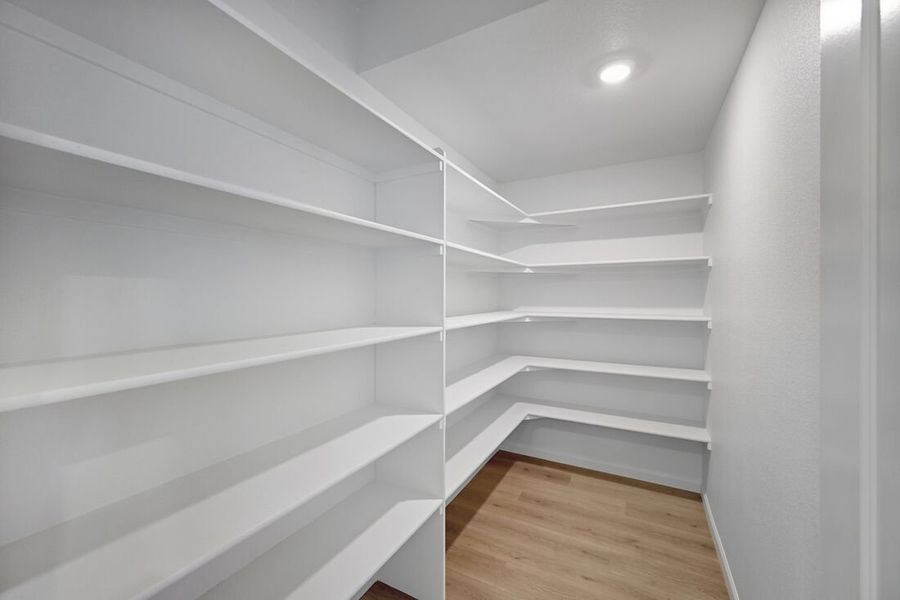 Spacious, unfurnished interior of a new home in Trailstone, Arvada (Image 11).