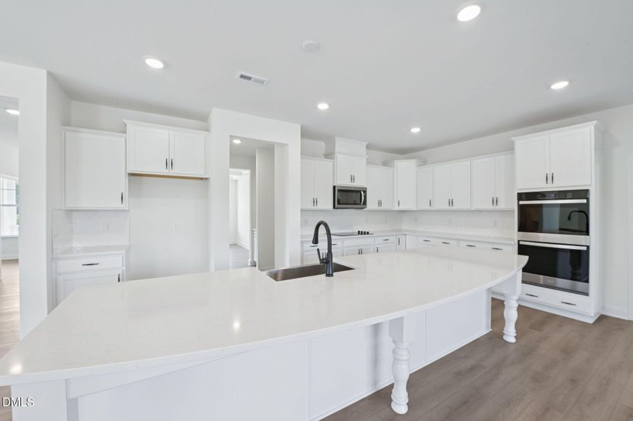 58-web-or-mls-211 Alden Way-015