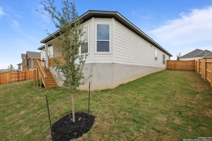 Exterior details and patio area of a home in Homestead, Schertz (Image 3).