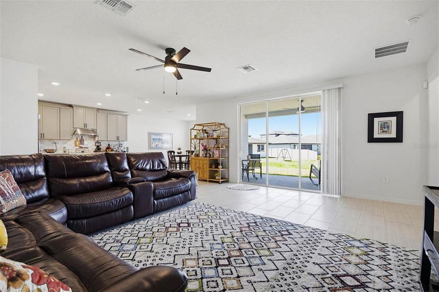 Furnished interior view inside a new home in The Grove at Stuart Crossing - Signature Series, Bartow (Image 6). Furnished interior view inside a new home in The Grove at Stuart Crossing - Signature Series, Bartow (Image 6).