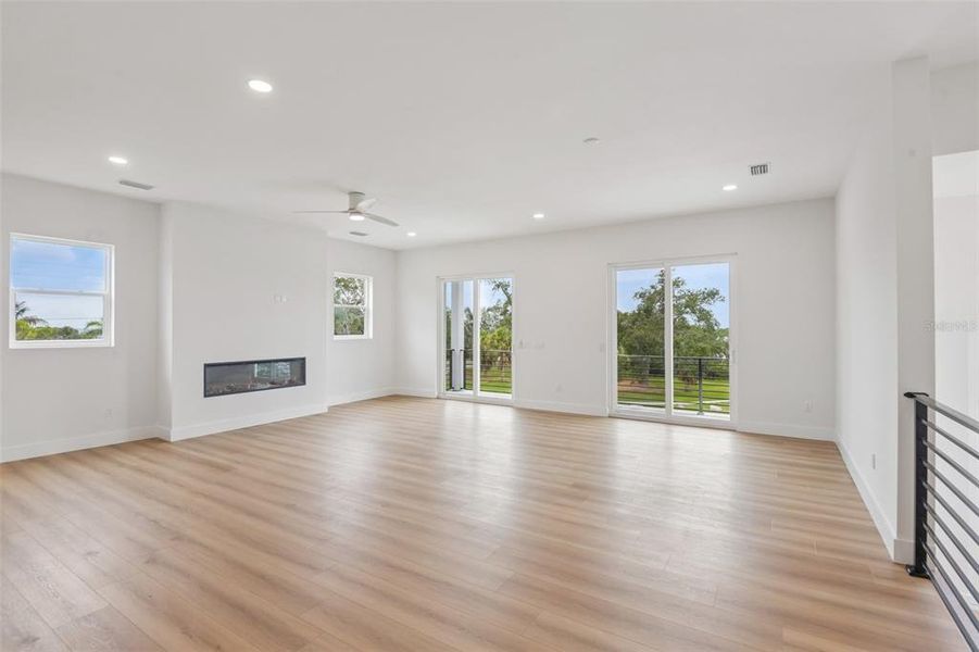 Spacious, unfurnished interior of a new home in , Tarpon Springs (Image 23). Spacious, unfurnished interior of a new home in , Tarpon Springs (Image 23).