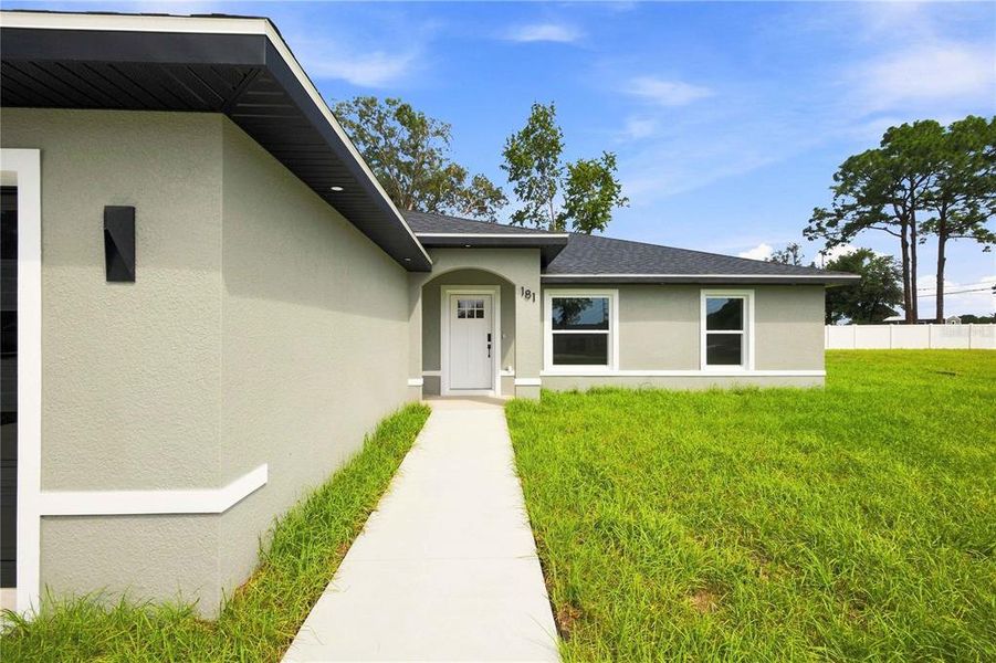 Exterior details and patio area of a home in , Ocala (Image 3). Exterior details and patio area of a home in , Ocala (Image 3).