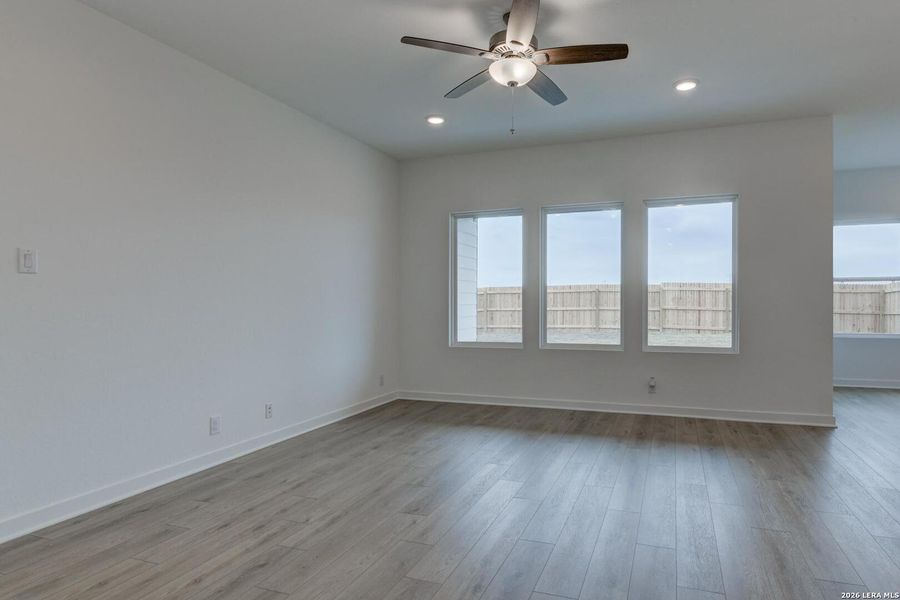 Spacious, unfurnished interior of a new home in Cordova Trails, Seguin (Image 24).