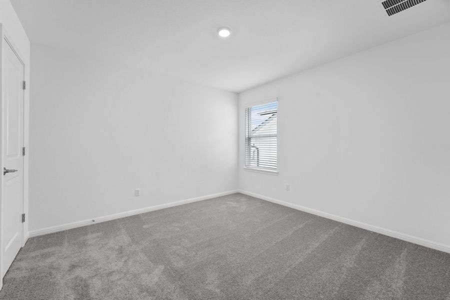 Spacious, unfurnished interior of a new home in Nolina, Georgetown (Image 17).