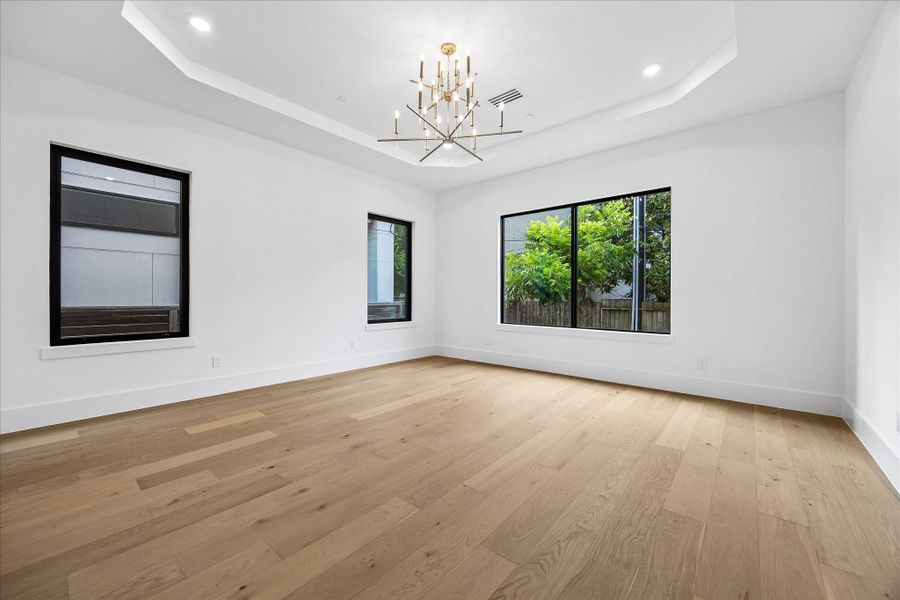 Spacious, unfurnished interior of a new home in , Bellaire (Image 13).