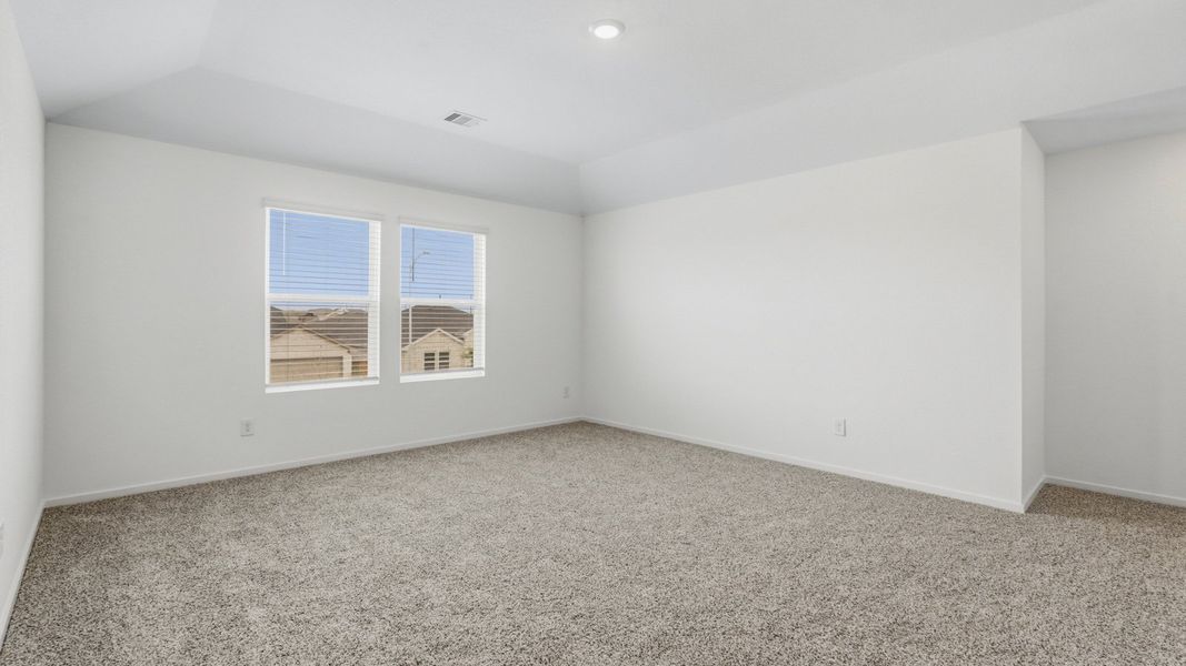 Representative unfurnished interior of a home built from the Perry by D.R. Horton in Cypress Green, Hockley (Image 18).