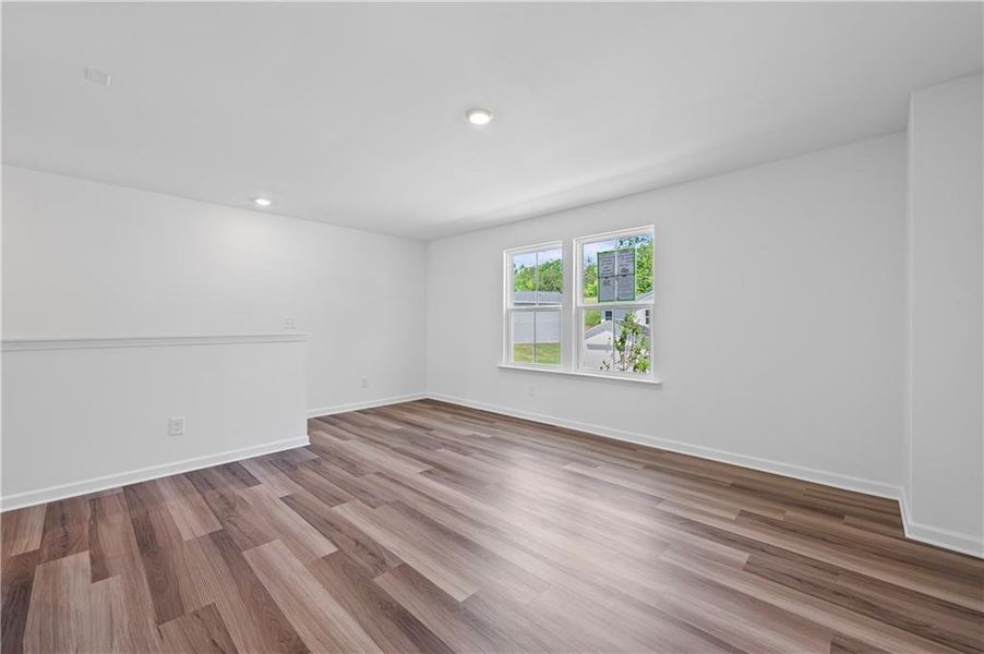 Spacious, unfurnished interior of a new home in , Gainesville (Image 16).