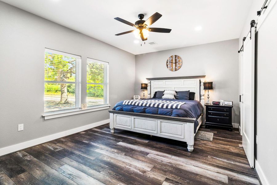 Furnished interior view inside a new home in , Normangee (Image 5).