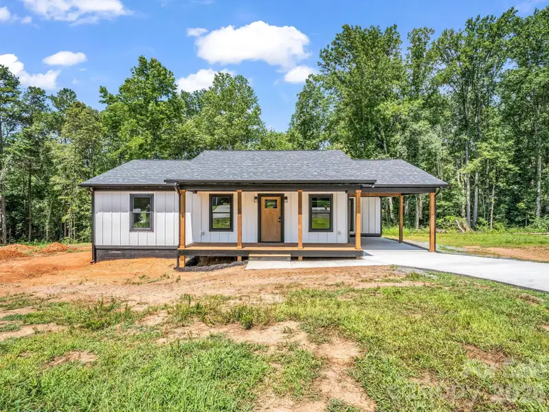 Exterior details and patio area of a home in , Forest City (Image 16).